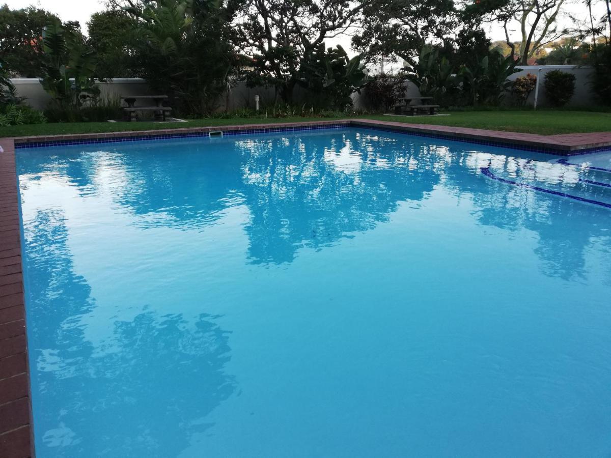 Loadshedding Free!! Tropical Beach Oasis, Wi-Fi, Views, Pool, Netflix Ballito Bagian luar foto